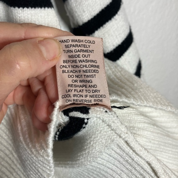 Philosophy🔥SALE🔥 Philosophy black and ivory stripe sweater Small - Picture 4 of 10
